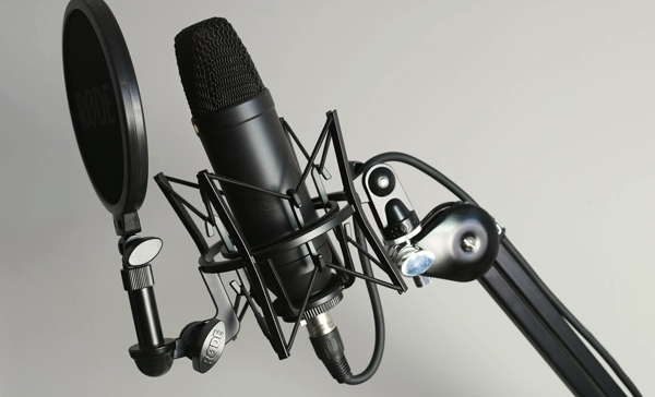 How to Grow Your Audience with the Right Podcast Hosting Site