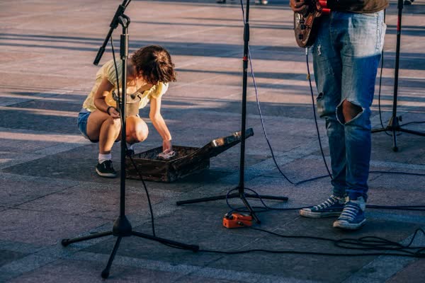 Breaking The Barrier And Surging Forward: Tips for Indie Artists