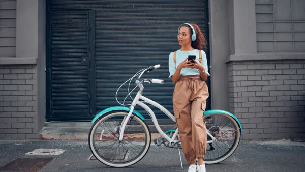 Feeling Like You Need a Break? Then It’s Time to Harness the Power of Podcasts