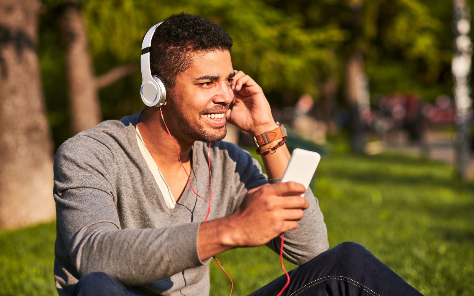 How to Price an Apple Podcasters Program Subscription in 2026 (Apple Podcasts Connect Walkthrough)