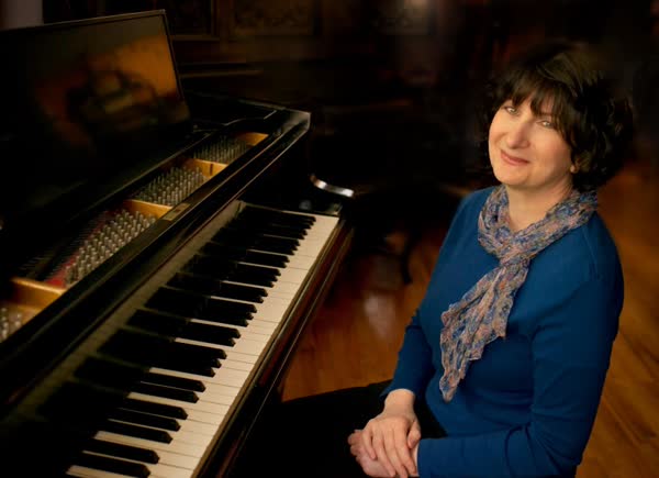 Stay True to Yourself but Do Go Out of the Box — Interview with Pianist Shoshana Michel