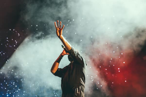 Tips To Sell More Merchandise At Your Gigs